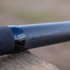 Trakker Sanctuary T3 Landing Net -Trakker trakker sanctuary t3 landing net lifetsyle 5
